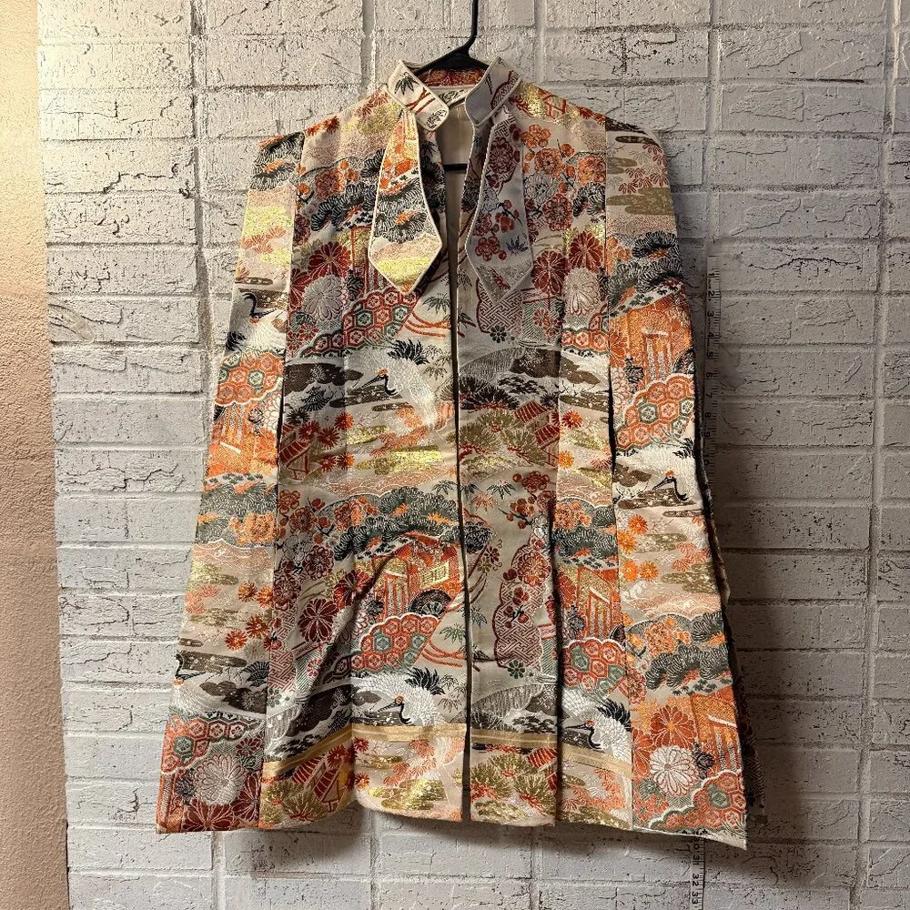 1940s/1950s Vibrant Japanese Silk Damask Cape w/ Tie Closure - Picture 2 of 9